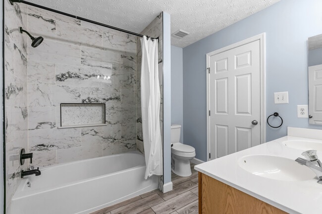 Building Photo - 8211 Water Lily Way