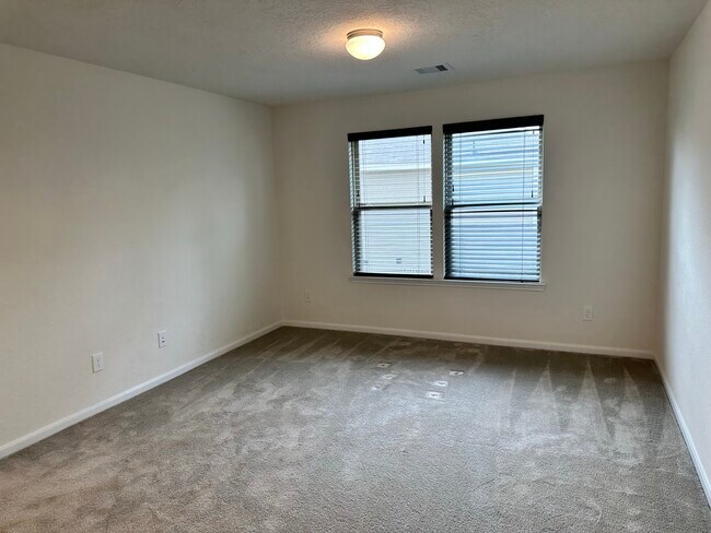 Building Photo - 1172 Clonmore Ct