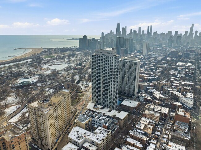 Building Photo - 2020 N Lincoln Park W