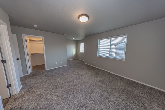 Building Photo - Three bedroom townhouse in Orchards.  - Built in 2016 - AC