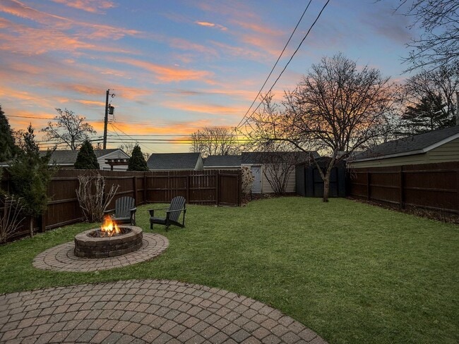 Building Photo - 2729 Vernon Ave S