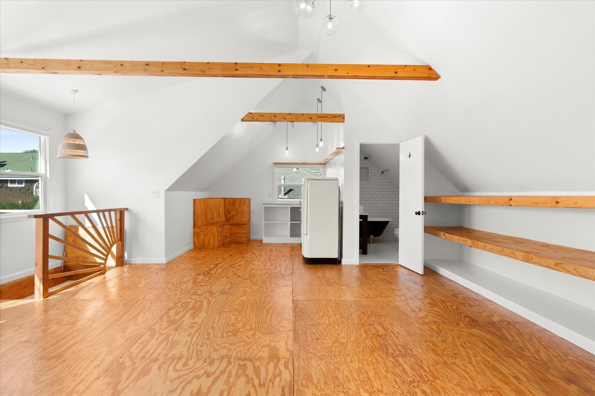 Building Photo - 242 W 17th St