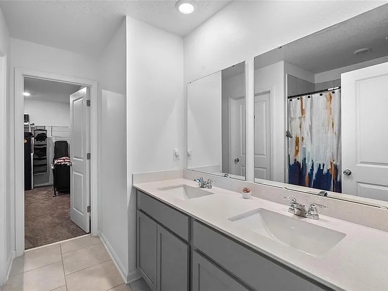 Master Bathroom to Closet - 884 Timberland Dr