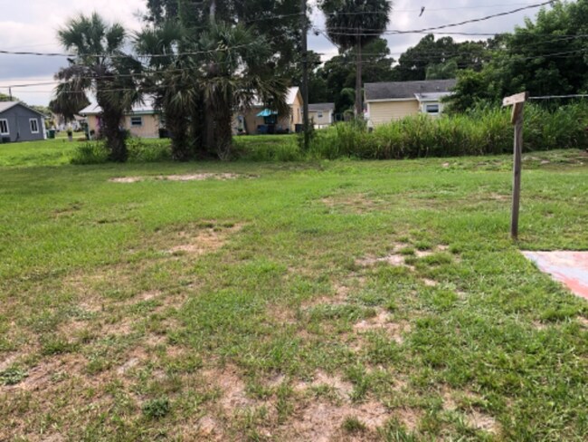 Building Photo - 5007 Eastwood Dr