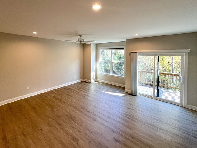 Building Photo - 1529 Birnam Dr