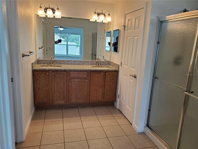 Building Photo - 5521 SW 43rd St