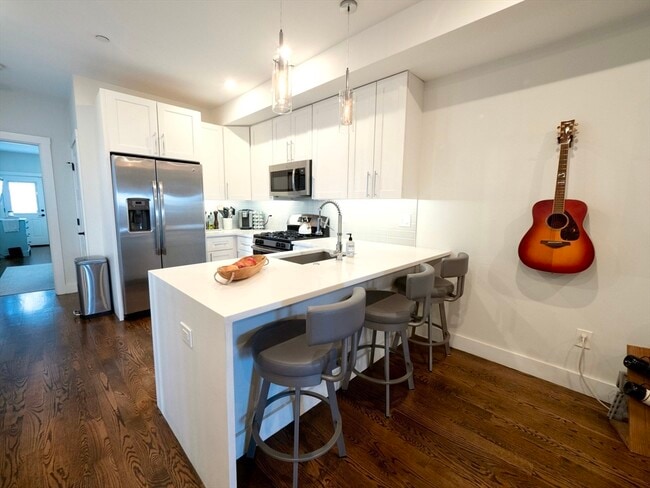 Building Photo - 65-67 Border St