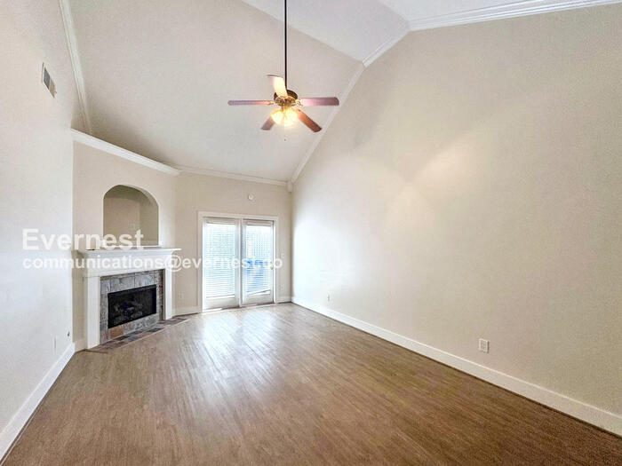 Building Photo - 107 Singapore Cir