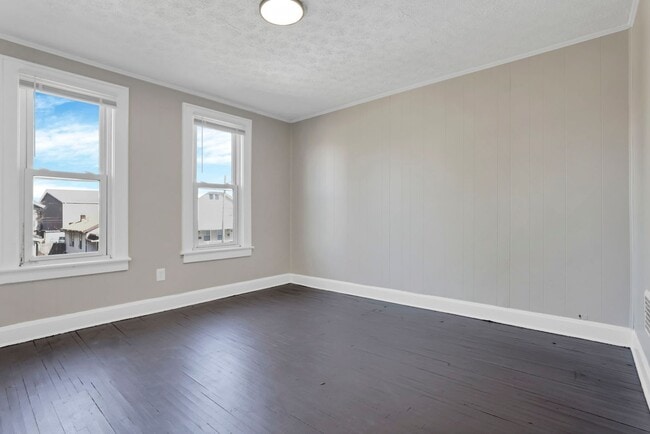 Building Photo - 791-793 E Starr Ave