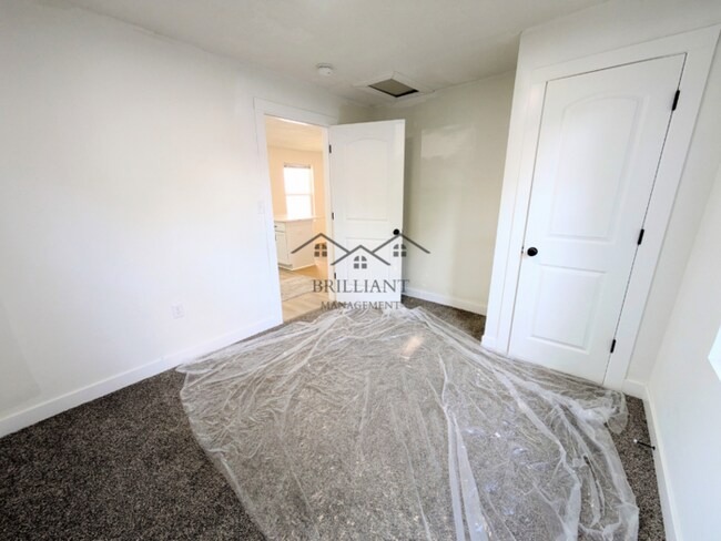 Building Photo - 523 N Alton Ave