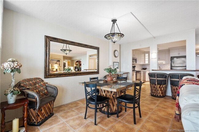 Building Photo - 10410 S Ocean Dr
