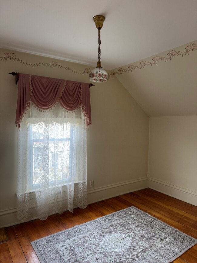 Building Photo - 1004 Pearl St