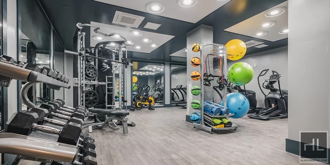 Building Photo - NEW YORK AVENUE