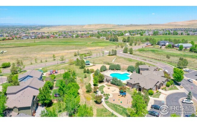 Building Photo - 2 Bed 2 Bath With Mountain views