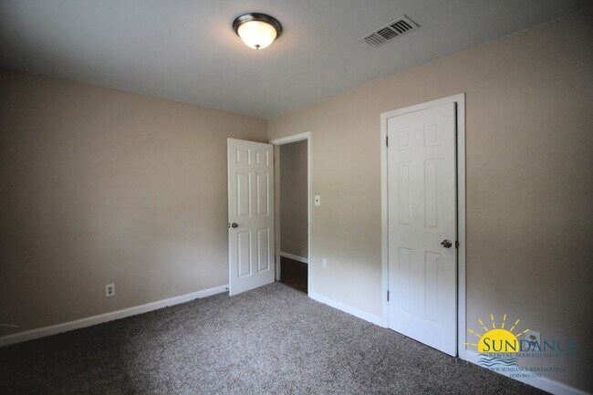 Building Photo - Renovated 3 Bedroom Home in Mary Esther