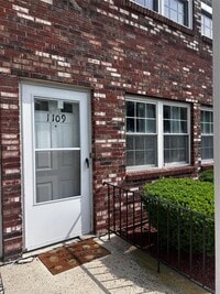 Building Photo - 276 Temple Hill Rd