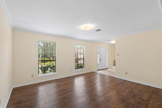 Building Photo - 3807 Forest Village Dr