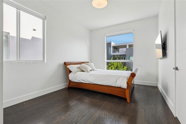 Building Photo - 10445 NW 68th Terrace