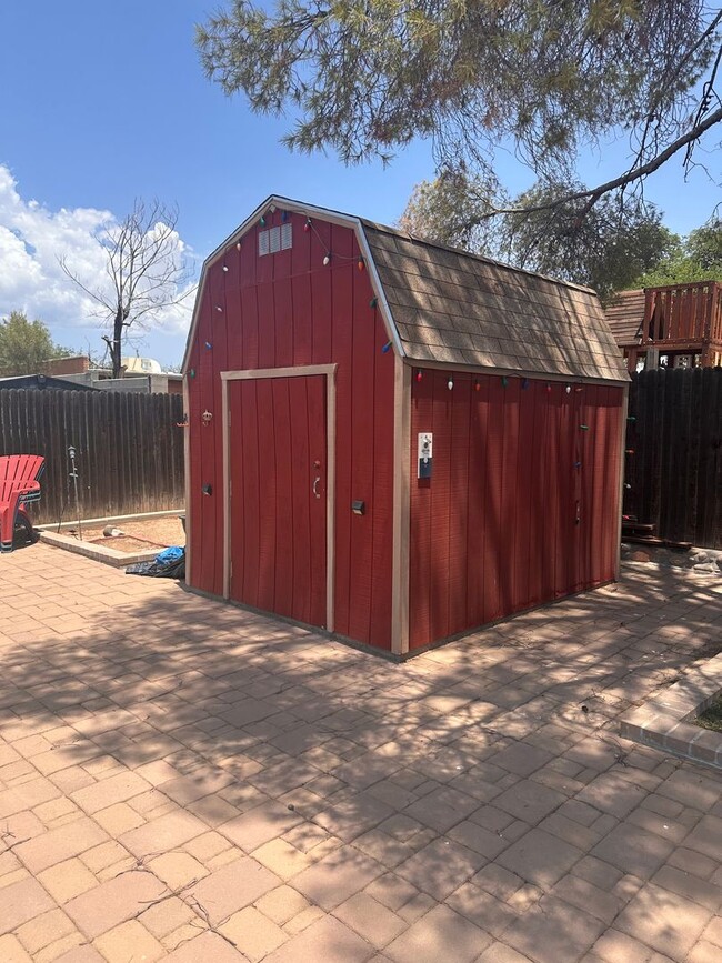 Building Photo - 7221 E Brooks Dr