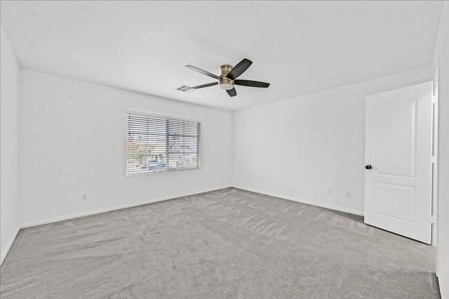 Building Photo - Desirable 4 Bedroom Home with Pool near Summerlin!