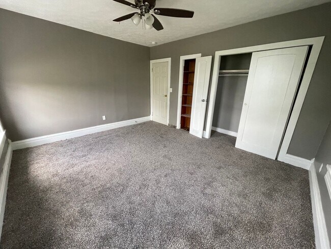 Building Photo - 2 Bedroom, 1.5 Bathroom Duplex