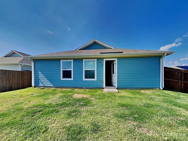 Building Photo - 505 Autumnwood Way