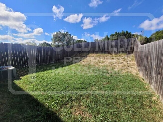 Building Photo - 3710 Malibu Ln
