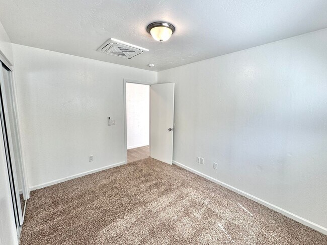 Building Photo - 3539-3541 Clairemont Mesa Blvd
