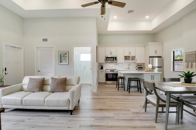 Primary Photo - 10735 Lantana Rd