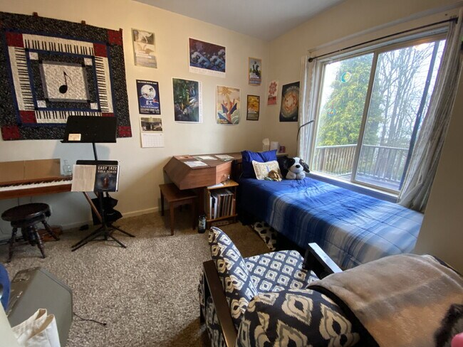 Building Photo - 825 N Garden St