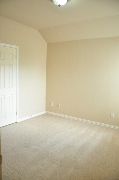 Building Photo - 1312 Valley Vista Dr