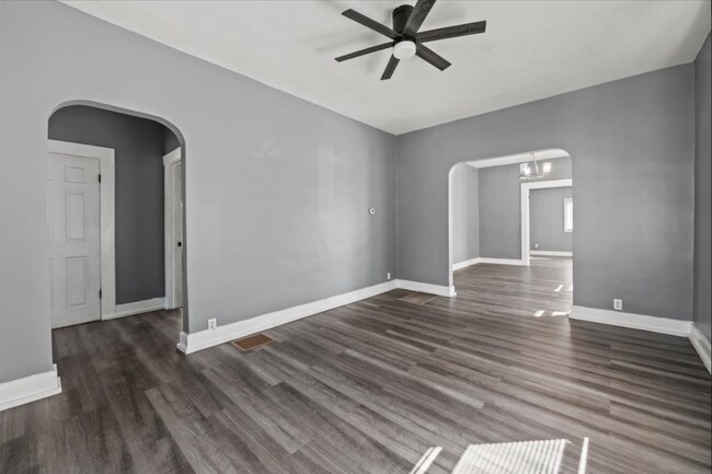 Building Photo - N. Temple