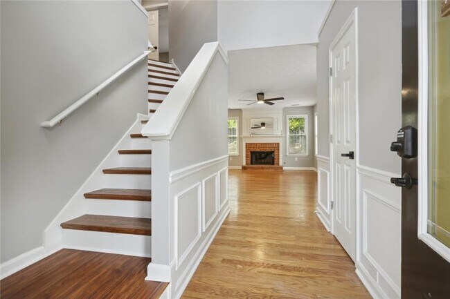 Building Photo - 1328 Glenover Way