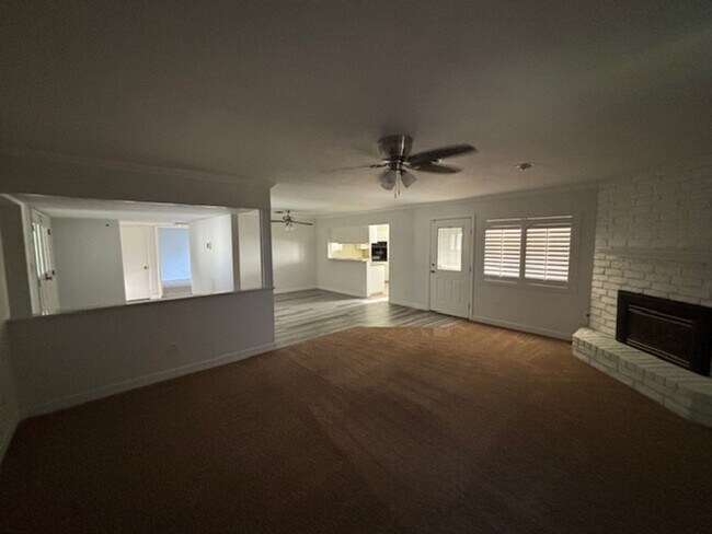 Building Photo - Very Clean Condo in Kern City!  2 Bedrooms...