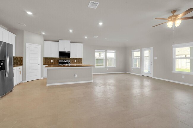 Building Photo - 2421 Bear Crk Dr