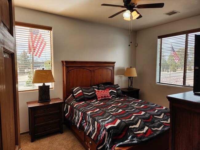 Building Photo - Furnished Bison Cove - 2 bed / 2 bath - Furnished Unit