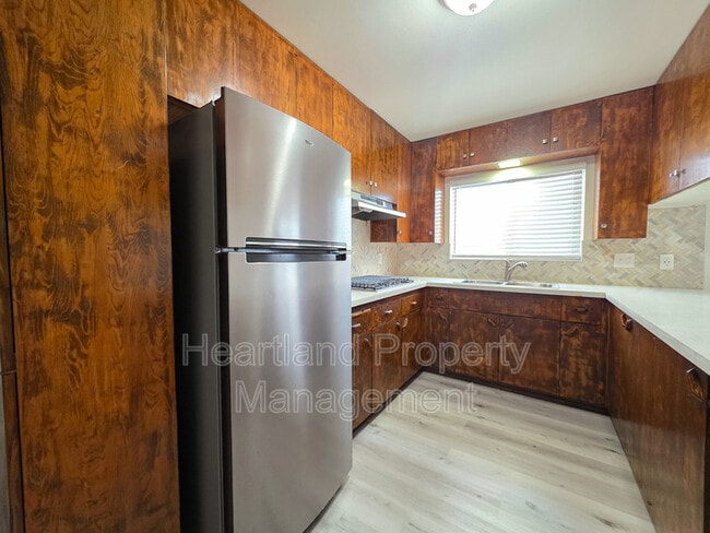 Building Photo - 853 Agate St