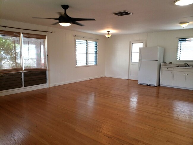 Building Photo - L750ach (REOM)