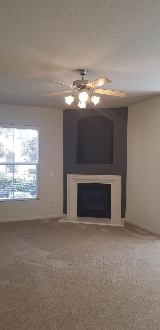 Primary Photo - 5481 Tares Cir