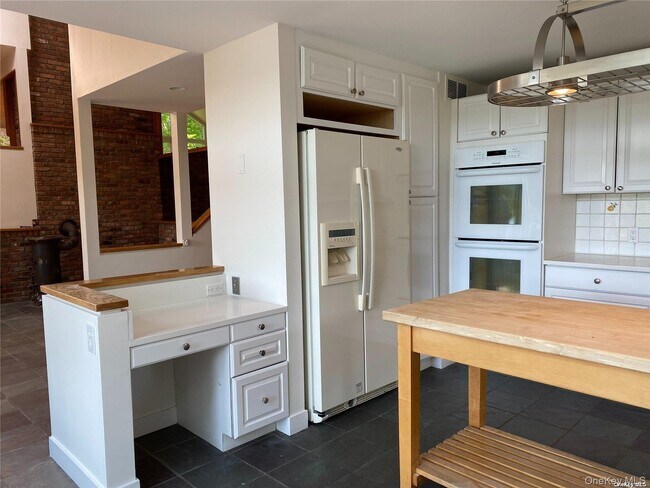 Building Photo - 1 Pine Point