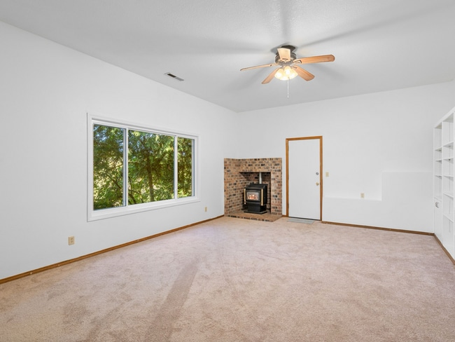 Building Photo - 1107 Meadowview Ct