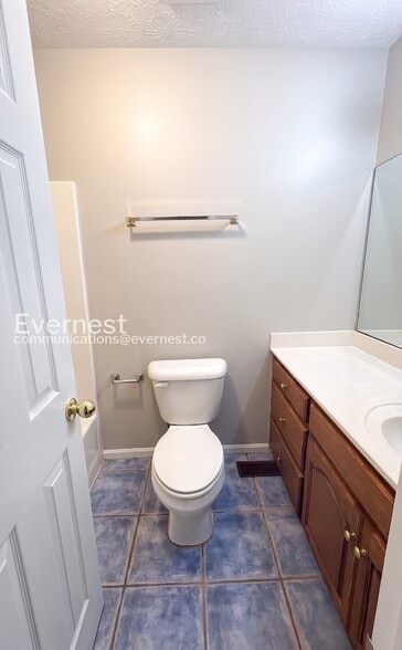 Building Photo - 120 Buckingham Cir