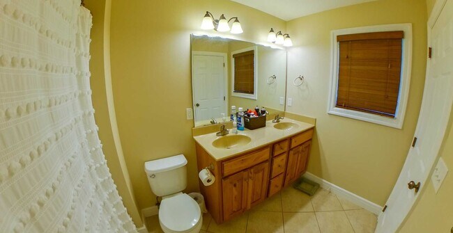 Building Photo - 3D Tour Available - Beautiful Home w/ Fully Finished Basement + Fenced-in Yard + Screened-in Deck...