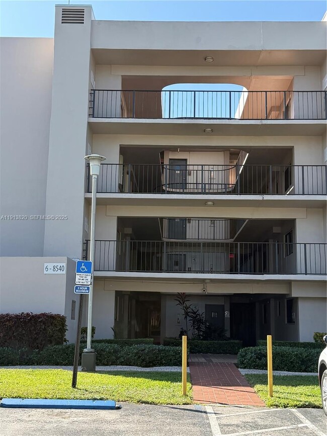 Building Photo - 8540 SW 133rd Avenue Rd