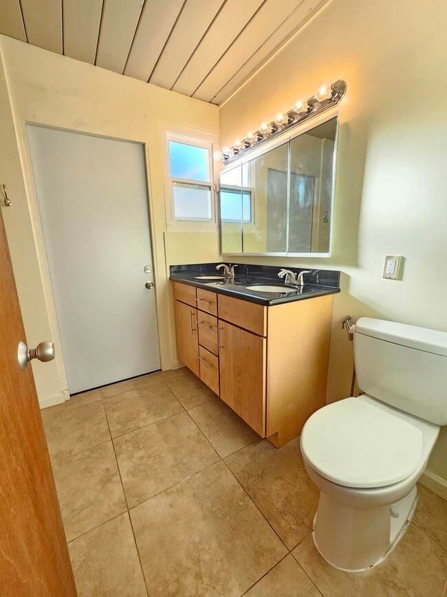 Building Photo - 4100 Wilson Ln
