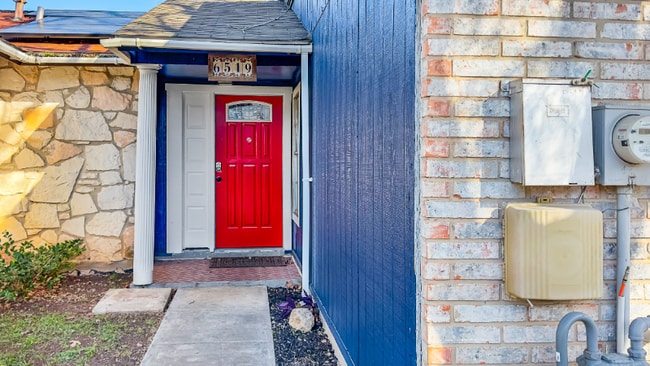 Building Photo - 6519 Spring Manor St