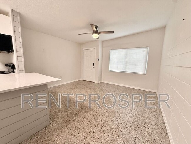 Building Photo - 221 Concord Dr