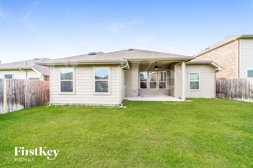 Building Photo - 805 Joaquin Wy