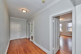 Building Photo - 5453 S Everett Ave