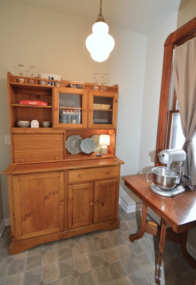 Building Photo - 2626 Union St